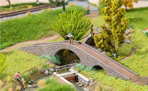 Faller 01.120526 2 Fußgängerbrücken