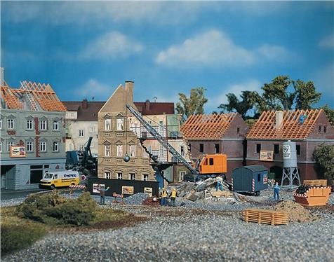 Faller 01.130466 Abbruchhaus mit Bagger