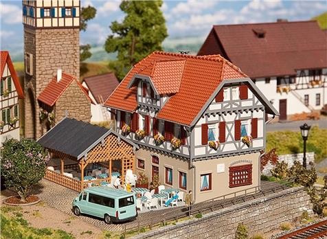 Faller 01.130438 Gasthaus Sonne mit Laube