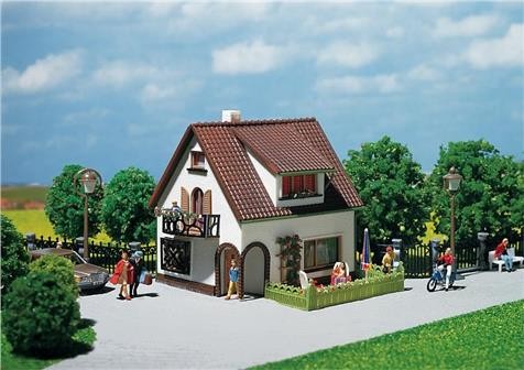 Faller 01.130200 Haus mit Dachgaube