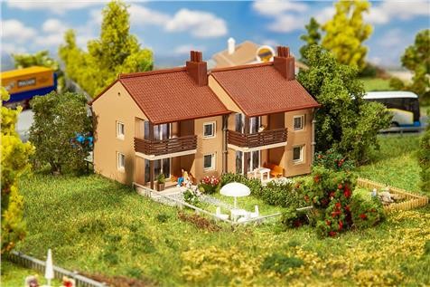 Faller 01.232573 Doppelreihenhaus incl. Beleuchtung