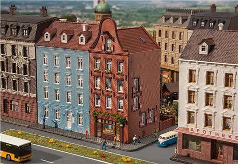Faller 01.232335 Altstadthaus mit Zigarrenladen
