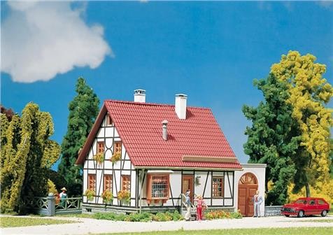 Faller 01.232215 Fachwerkhaus m:Garage