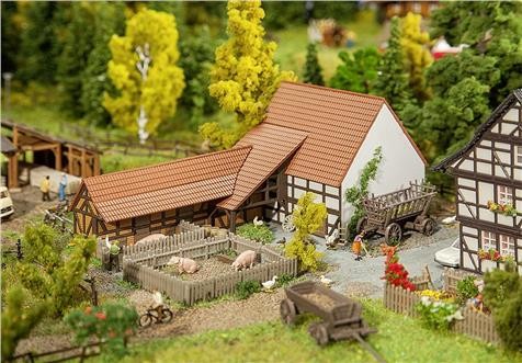 Faller 01.232371 Landwirtschaftliches Gebäude mit Zubehör