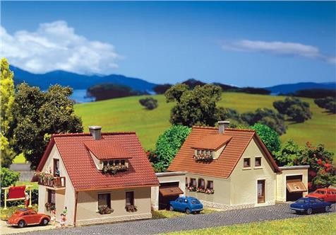 Faller 01.232226 2 Einfamilienhaeuser m:Garagen