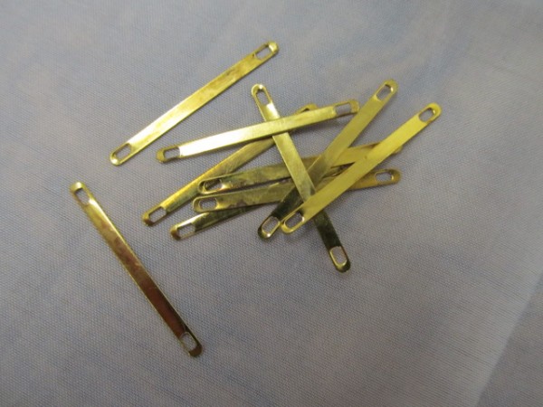 Krick BF0010 Püttingbeschlag 40 mm 2 Bohrungen (10)