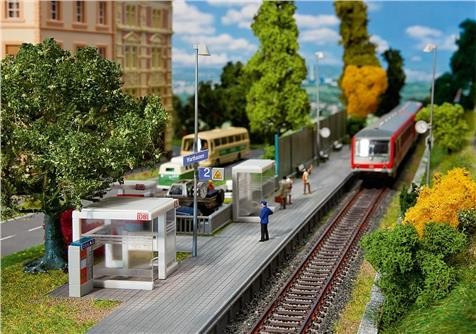 Faller 01.120240 BLS:SBB Moderner Haltepunkt m. Bahnsteig
