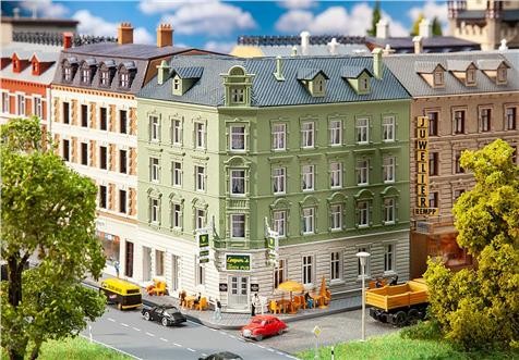 Faller 01.232313 Stadteckhaus mit Kneipe